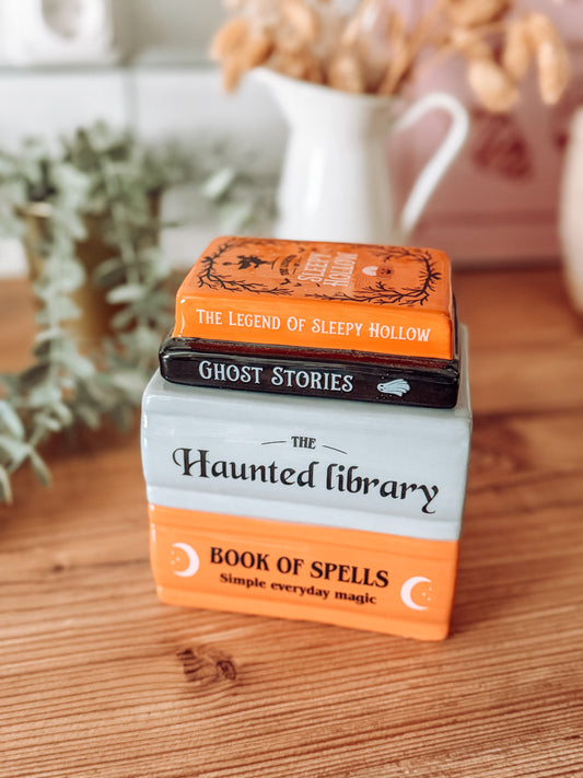 Haunted Library – Bücherstapel-Stövchen für Duftwachs & Duftöl